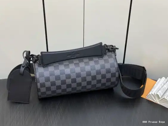 AAA Pruses Bags Soft VUITTON LOUIS Polochon PM 0630